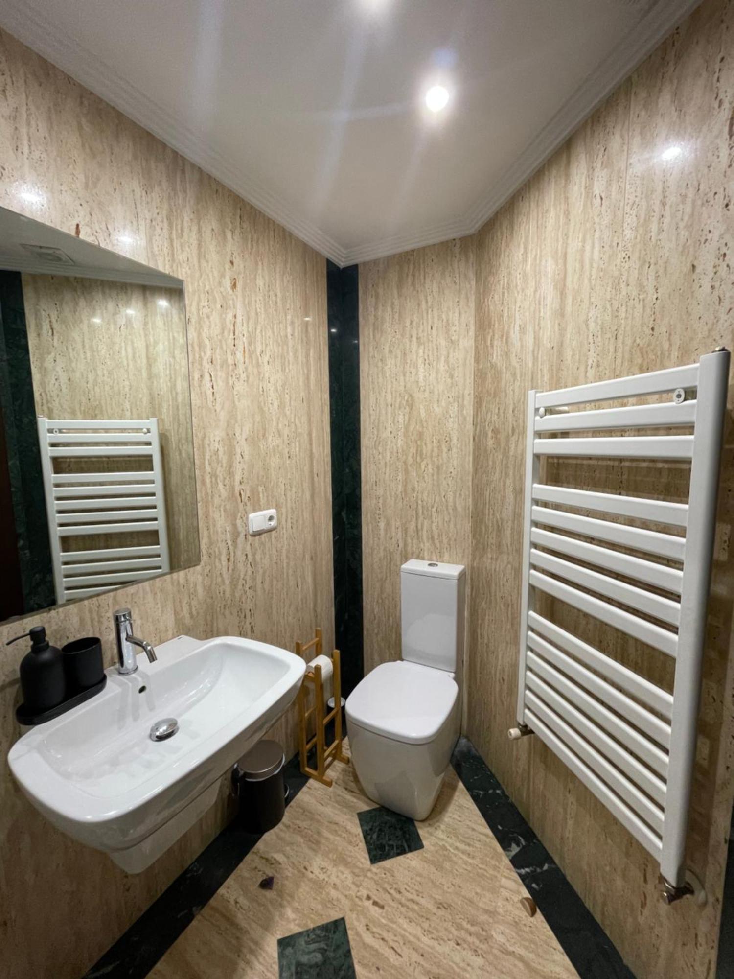 Atuaire Home Vivienda B Luminosa Parking Incluido En Plena Calle Comercial บูร์โกส ภายนอก รูปภาพ